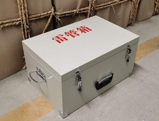 九湖镇如何正确使用爆破物品存放柜炸药箱等?