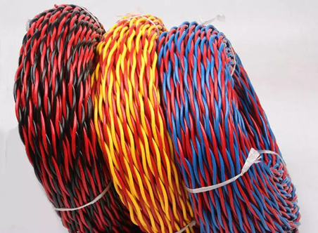 九湖镇安全警示:放炮线与爆破母线使用的注意事项