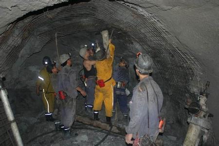 九湖镇工程爆破中的危险因素分析以及应对工程爆破危险的措施