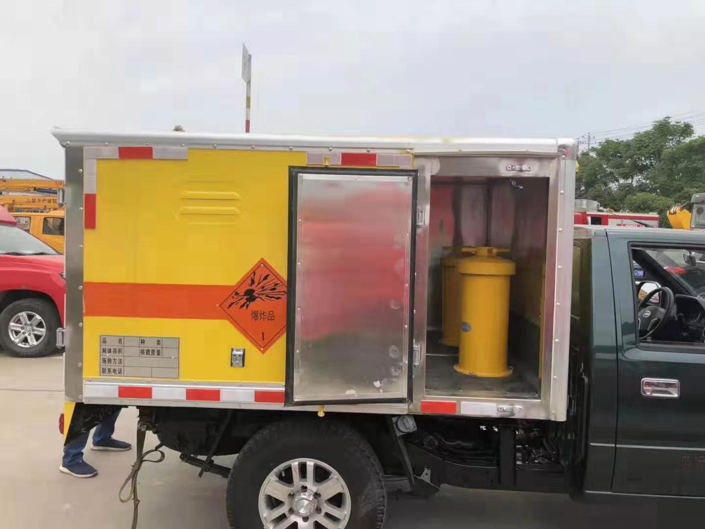 九湖镇爆破器材运输车行业深度解析：规格选择与运输效能的更优配置